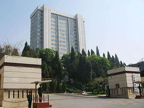 1、云南省人民政府辦公園區(qū)監(jiān)控報(bào)警系統(tǒng)升級(jí)改造項(xiàng)目500px.jpg